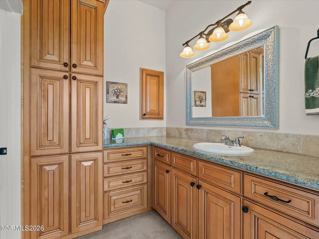 1224 Golden Eagle Gardnerville NV 89410