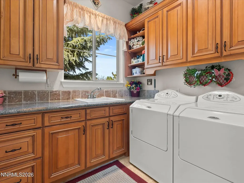 1224 Golden Eagle Gardnerville NV 89410