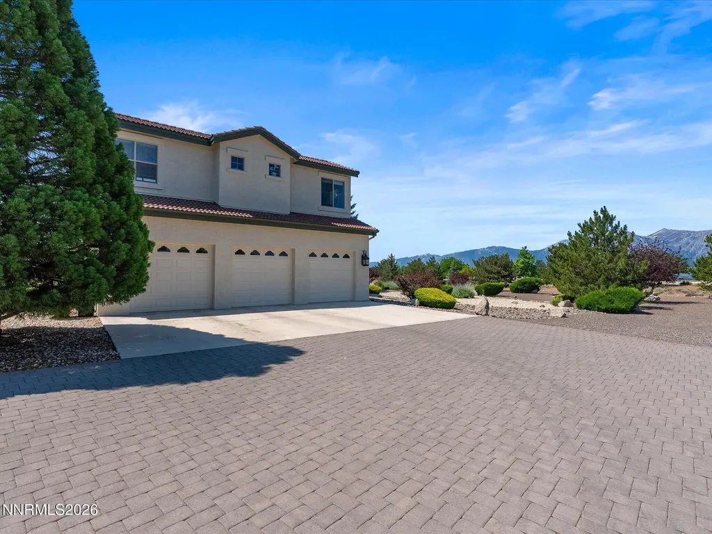 1224 Golden Eagle Gardnerville NV 89410