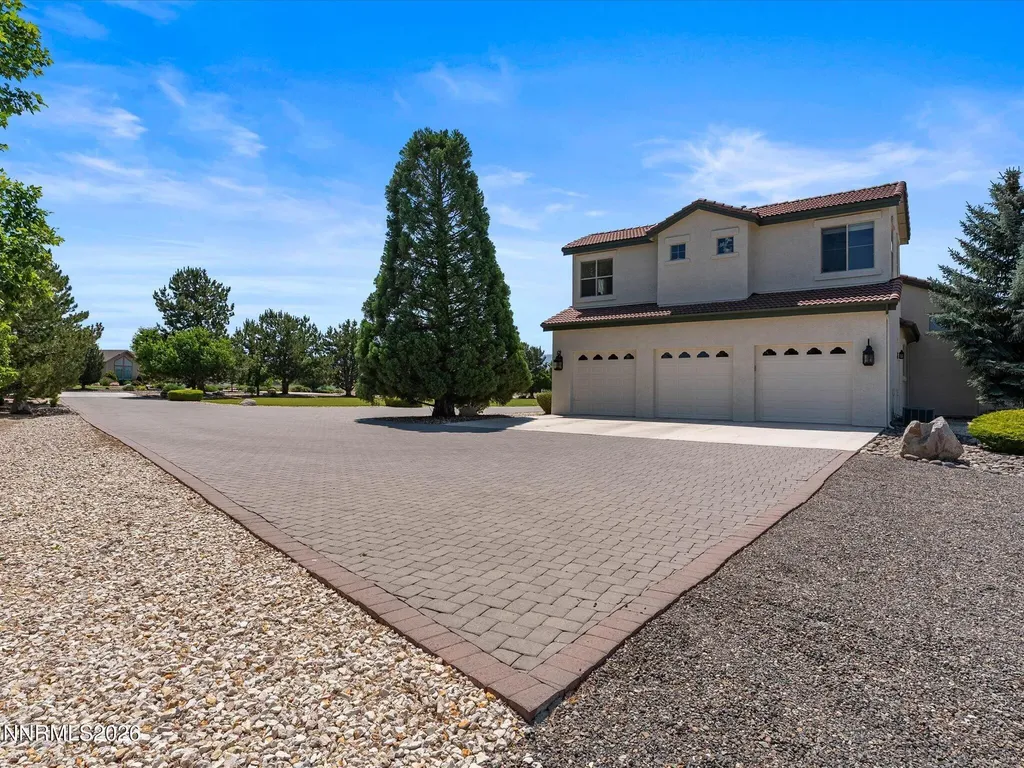 1224 Golden Eagle Gardnerville NV 89410