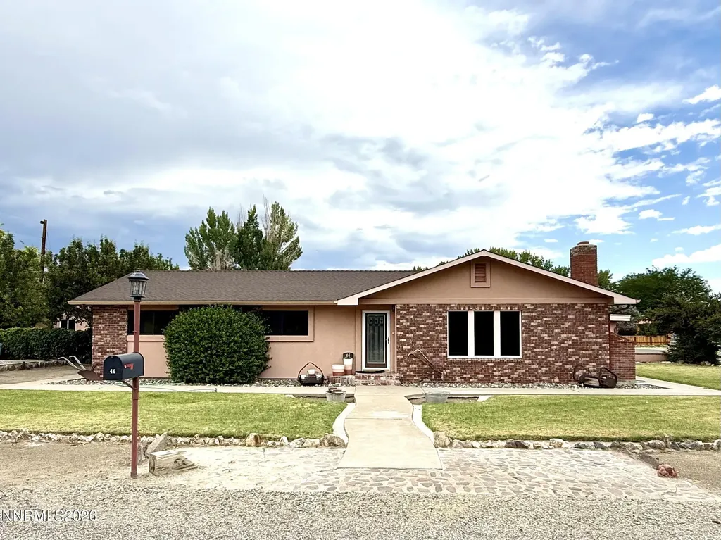 46 Maple Yerington NV 89447