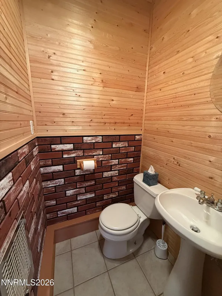 46 Maple Yerington NV 89447
