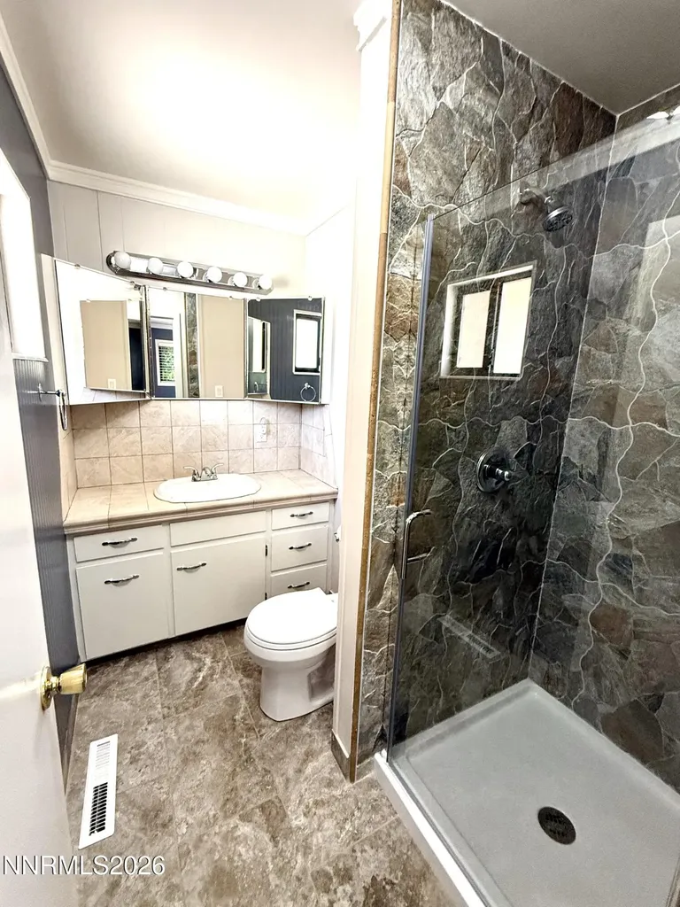 46 Maple Yerington NV 89447