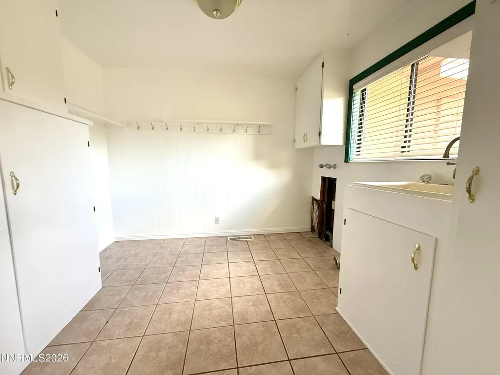 46 Maple Yerington NV 89447