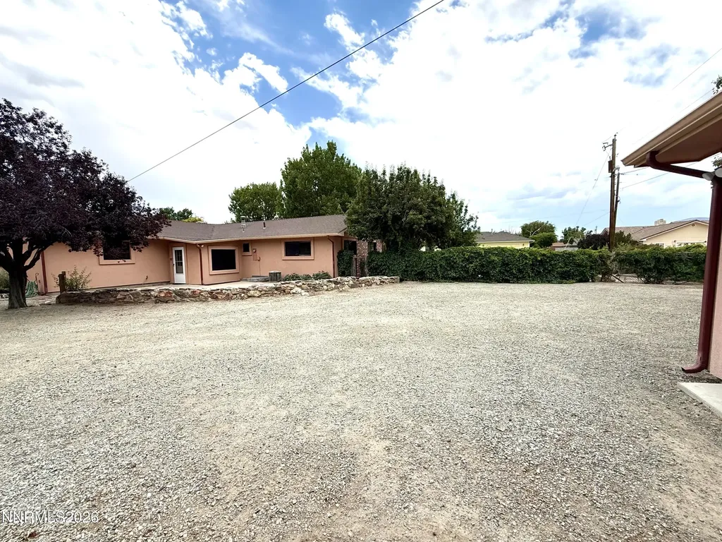 46 Maple Yerington NV 89447