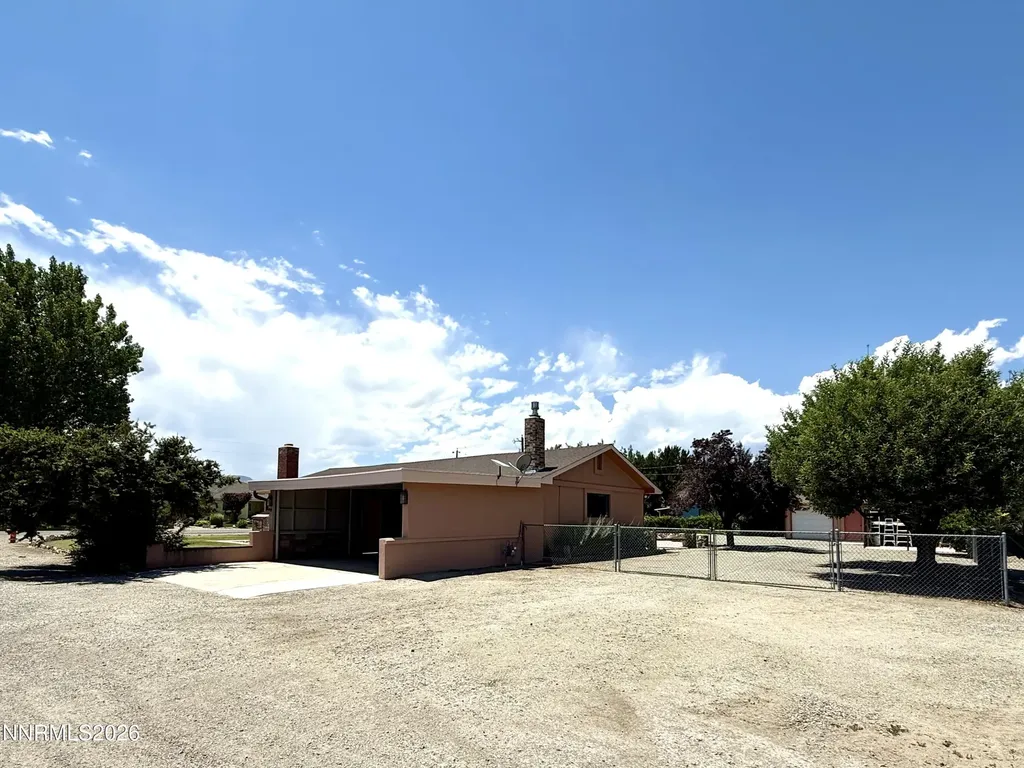 46 Maple Yerington NV 89447
