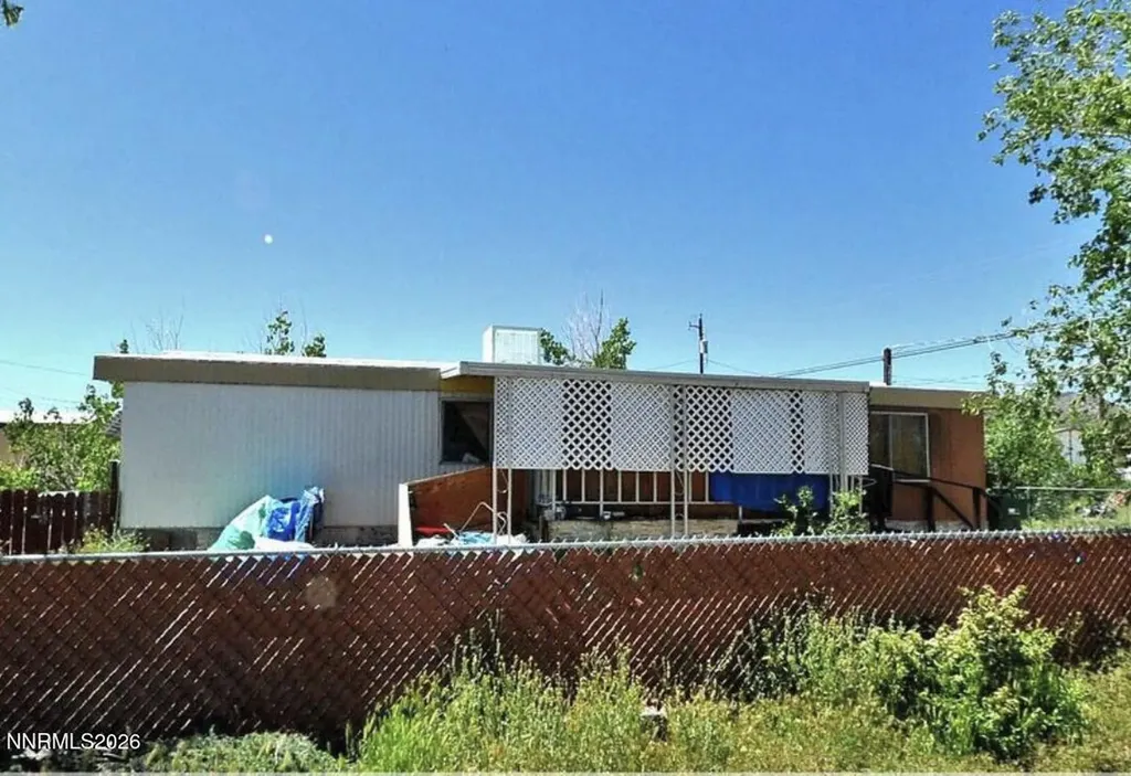 240 8th Sun Valley NV 89433