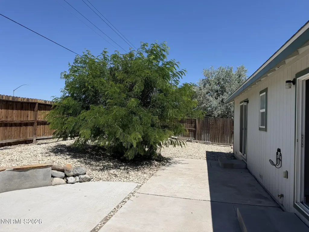 2136 Fort Bridger Fernley NV 89408