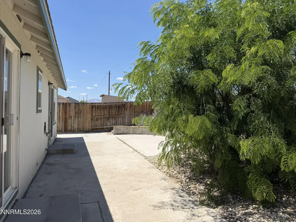 2136 Fort Bridger Fernley NV 89408
