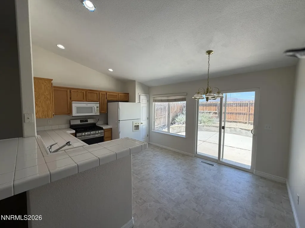 2136 Fort Bridger Fernley NV 89408
