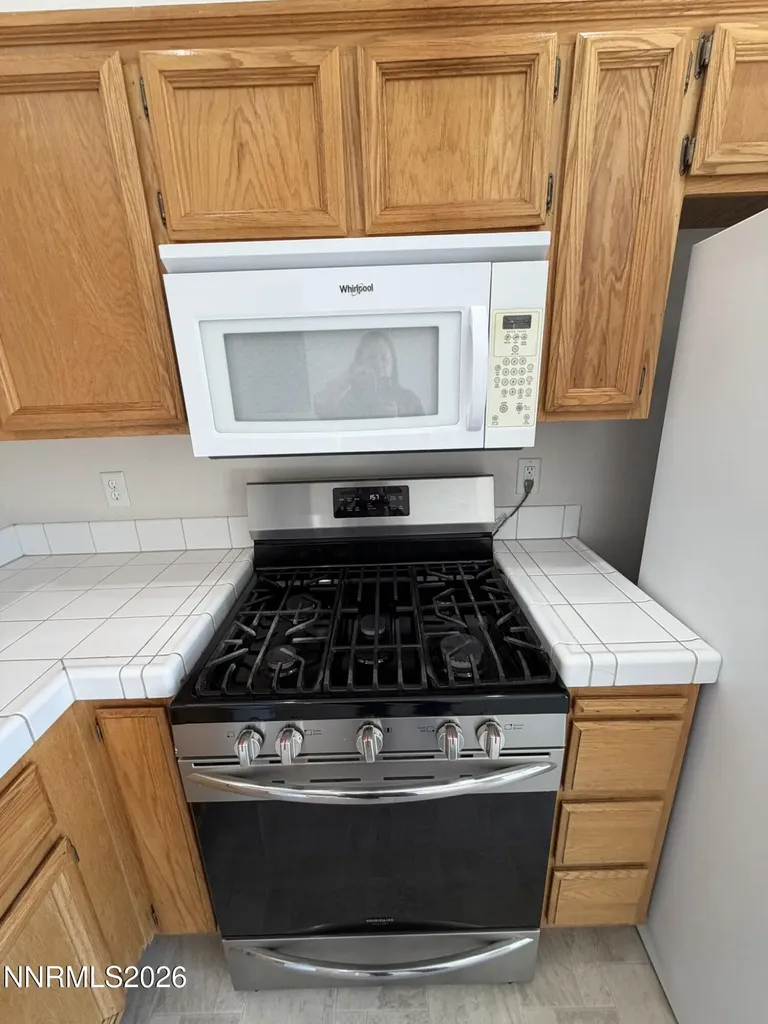2136 Fort Bridger Fernley NV 89408