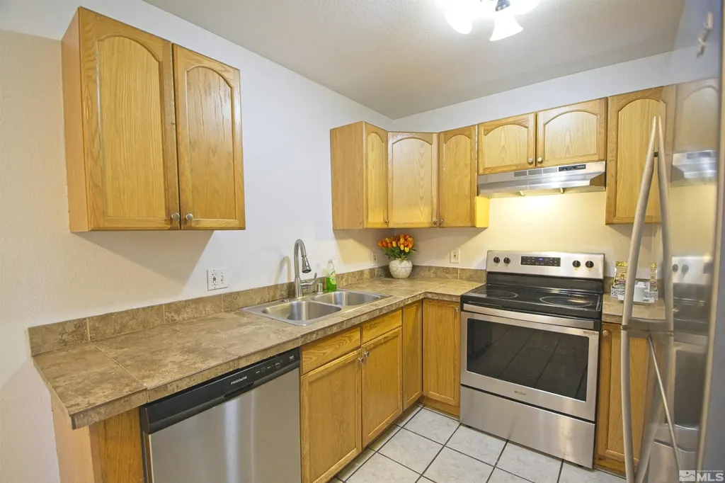 2375 Tripp Reno NV 89512