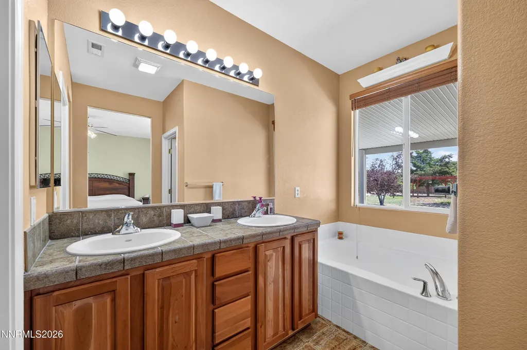 1319 Winnies Fernley NV 89408