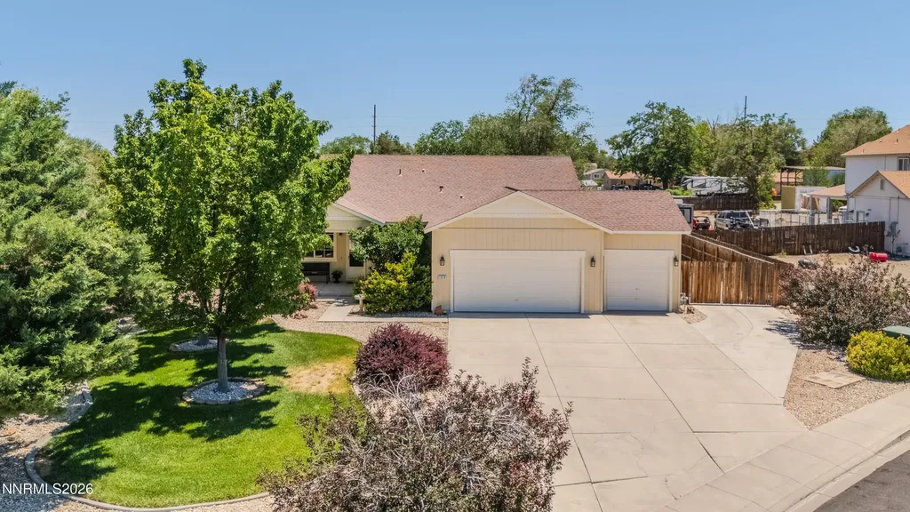 1319 Winnies Fernley NV 89408