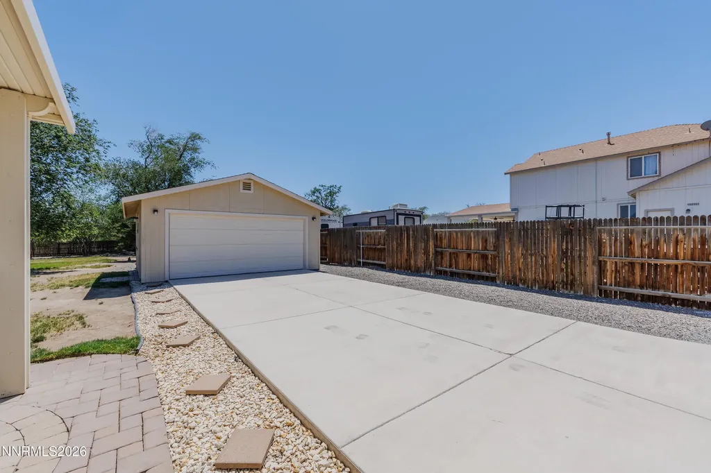1319 Winnies Fernley NV 89408