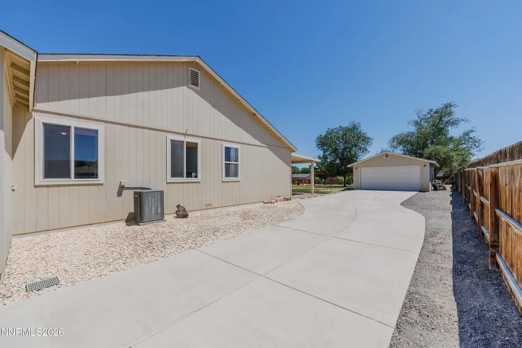 1319 Winnies Fernley NV 89408