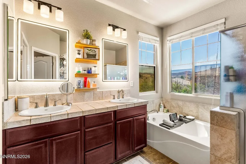 3959 White Oak Sparks NV 89436