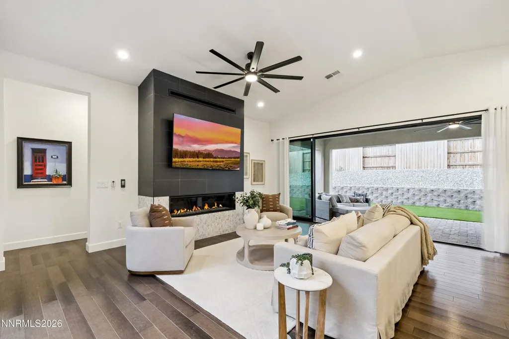 2348 Hammer Falls Reno NV 89521