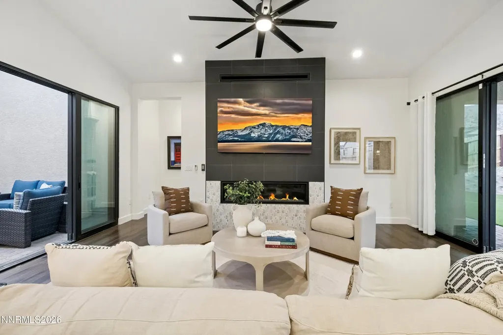 2348 Hammer Falls Reno NV 89521