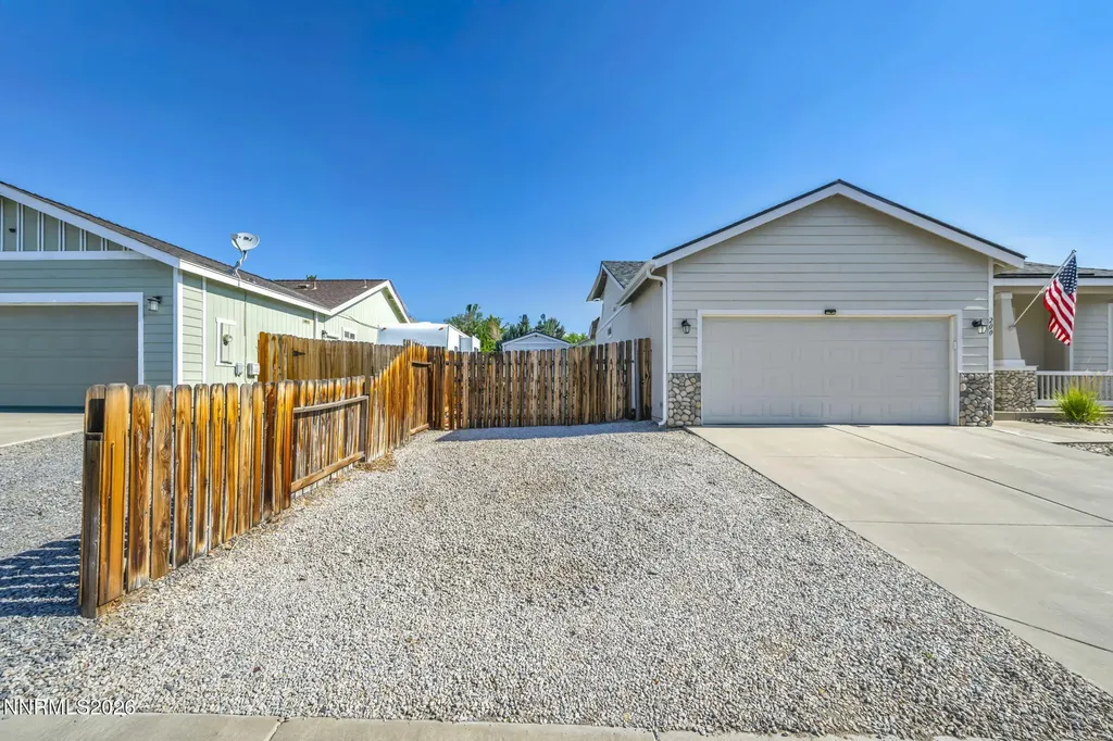 200 Crown Point Dayton NV 89403