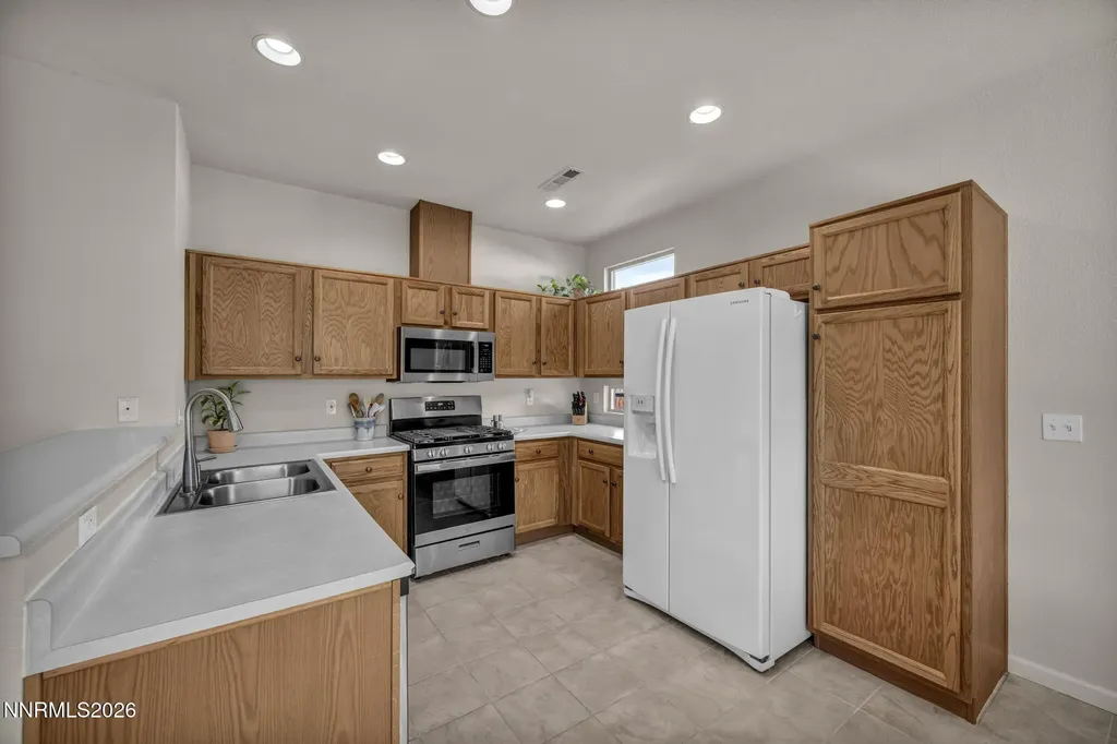 200 Crown Point Dayton NV 89403
