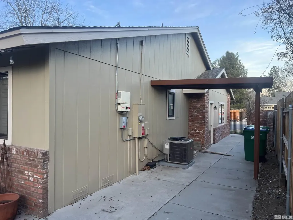 3815 Golden Springs Reno NV 89509