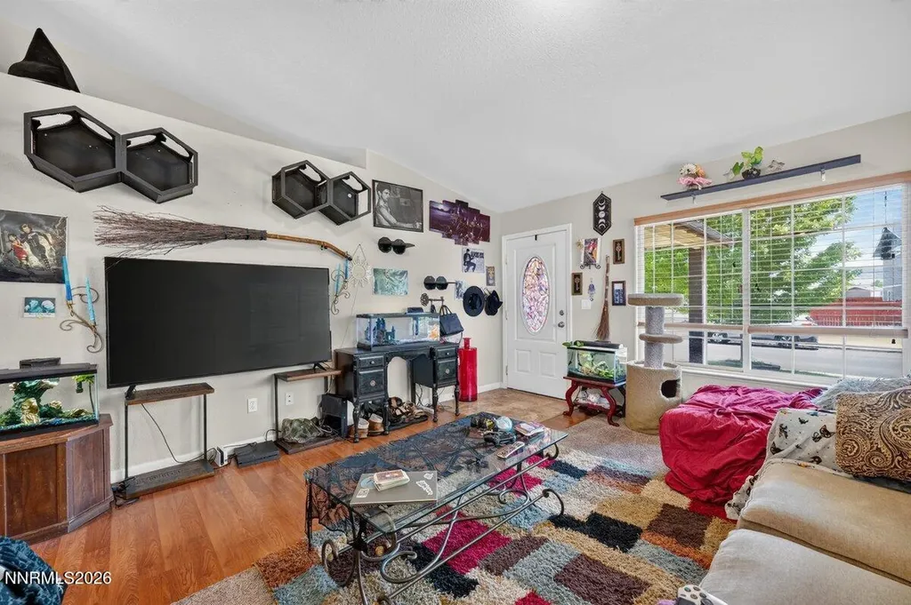 18329 Dustin Reno NV 89508