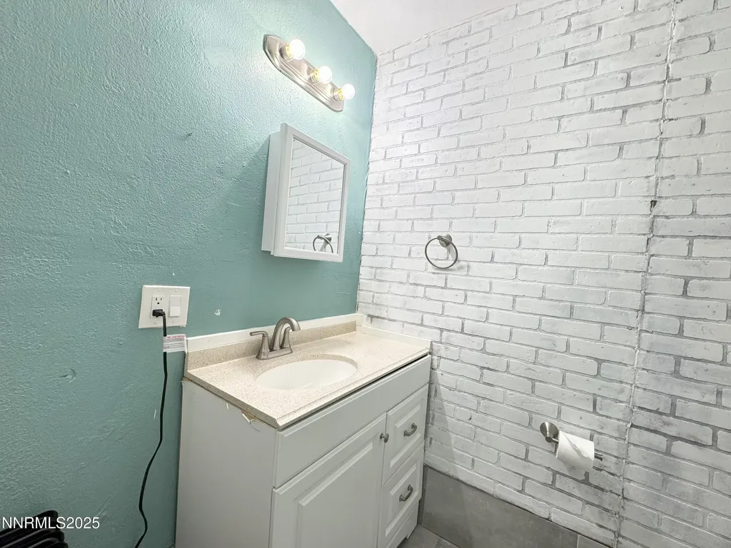 2065 1/2 Whitfield Reno NV 89512