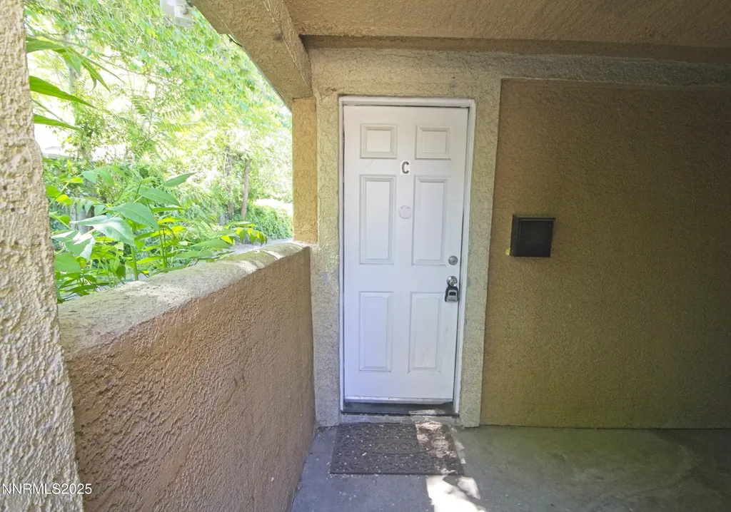 2065 1/2 Whitfield Reno NV 89512