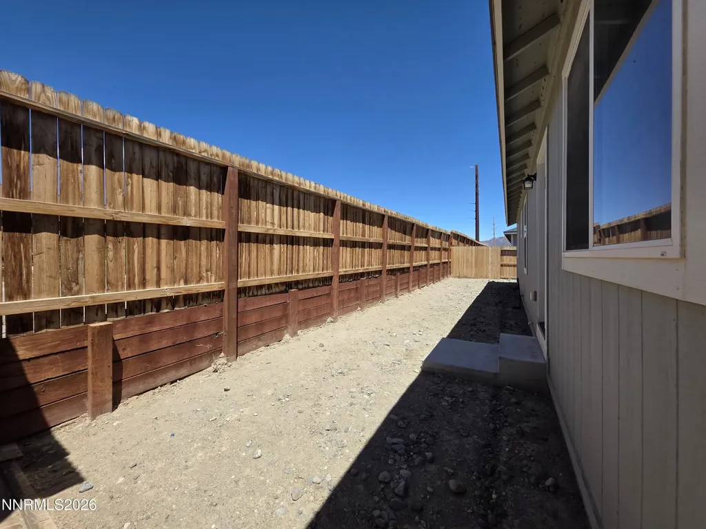 1808 Fort Sutter Fernley NV 89408