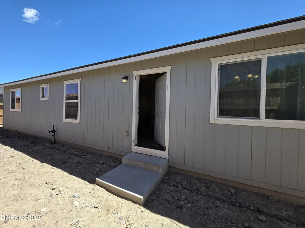 1808 Fort Sutter Fernley NV 89408