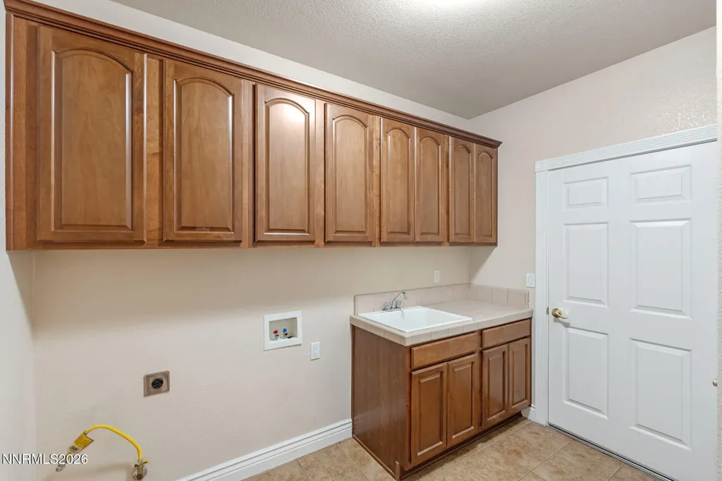 1383 Branden Gardnerville NV 89410