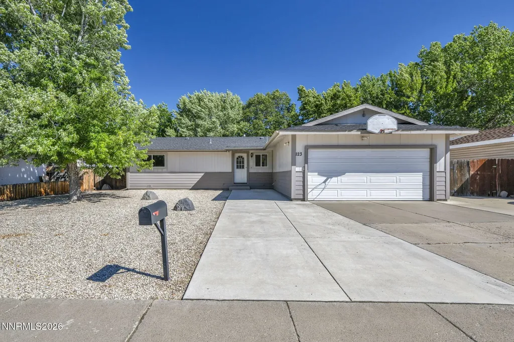 123 Broadleaf Carson City NV 89706