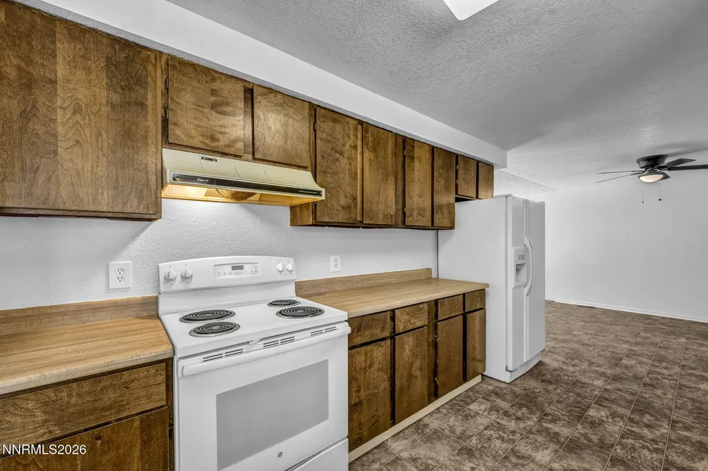 123 Broadleaf Carson City NV 89706