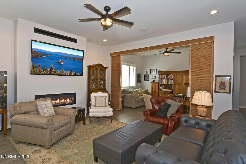 2332 Hammer Falls Reno NV 89521