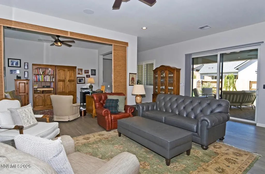 2332 Hammer Falls Reno NV 89521