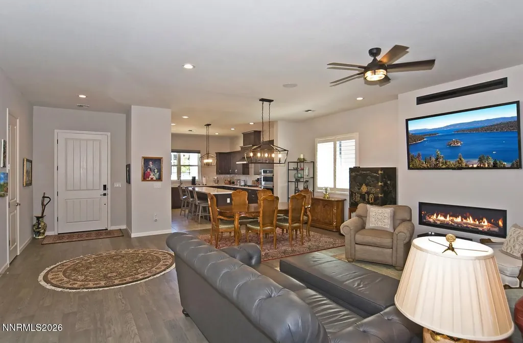 2332 Hammer Falls Reno NV 89521