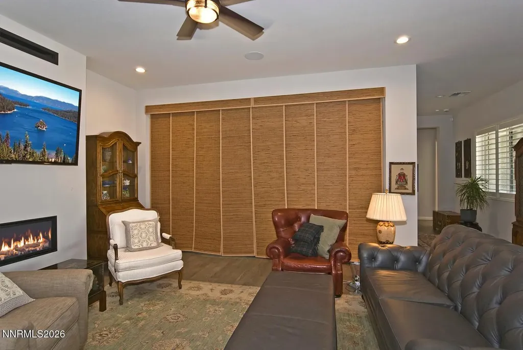 2332 Hammer Falls Reno NV 89521