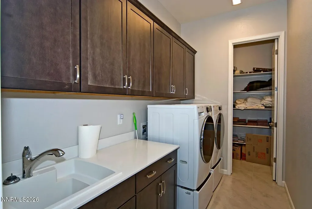 2332 Hammer Falls Reno NV 89521