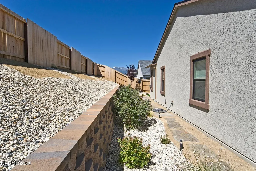 2332 Hammer Falls Reno NV 89521