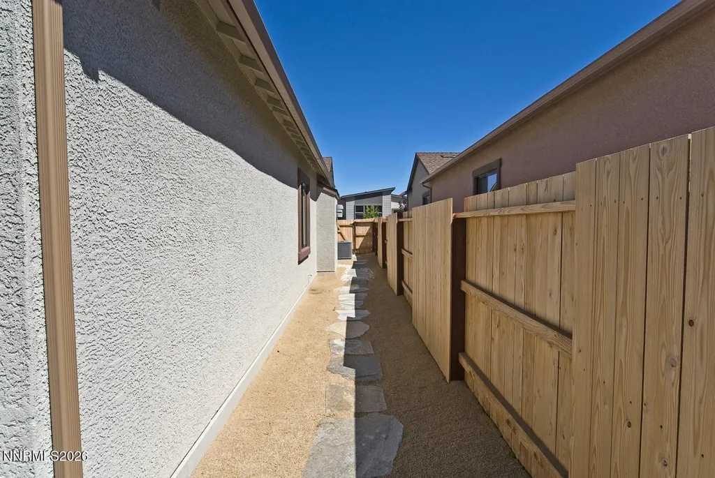 2332 Hammer Falls Reno NV 89521