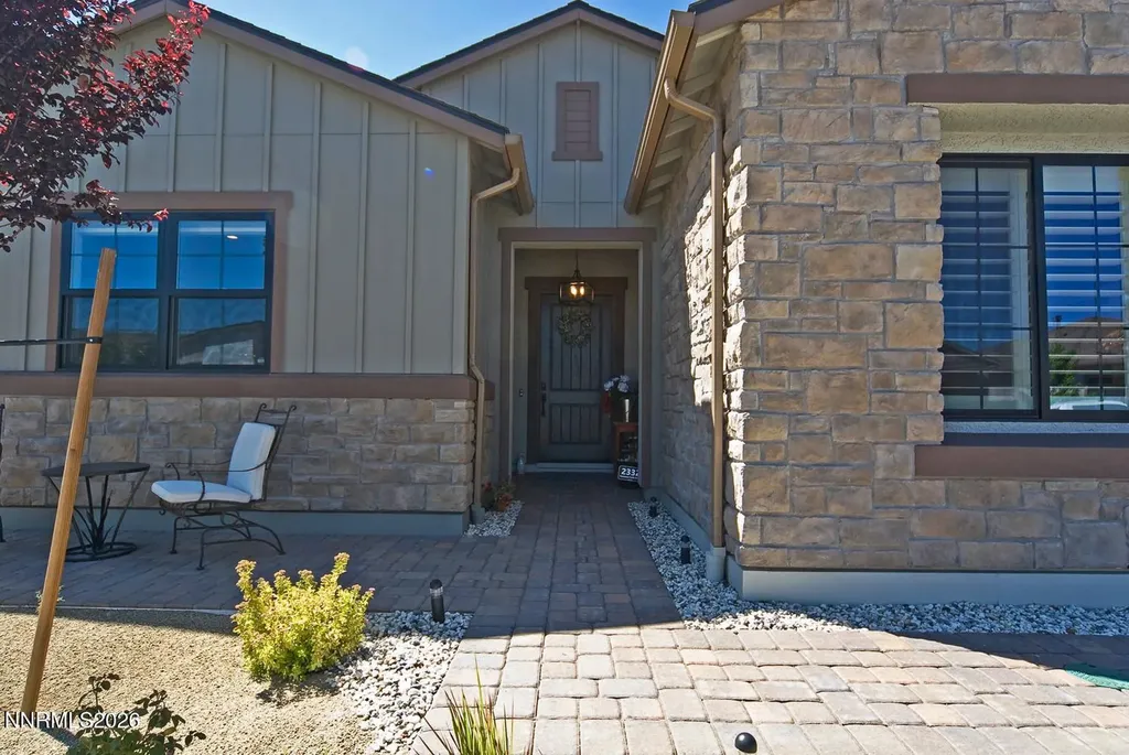 2332 Hammer Falls Reno NV 89521