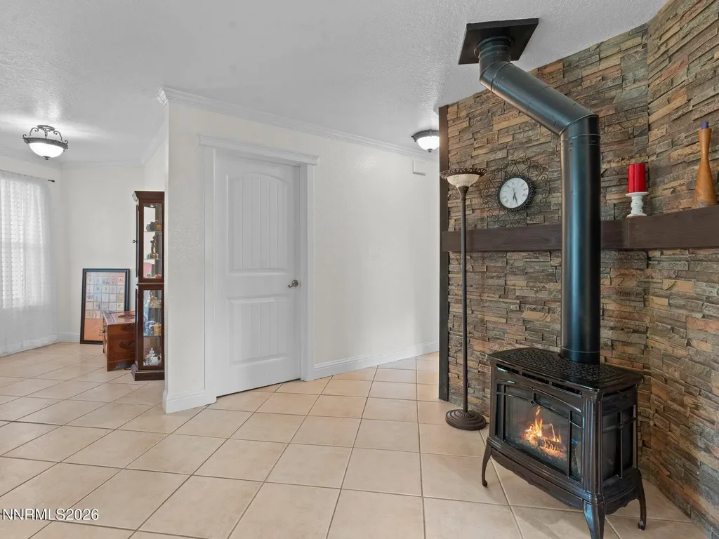 1413 Patricia Gardnerville NV 89460