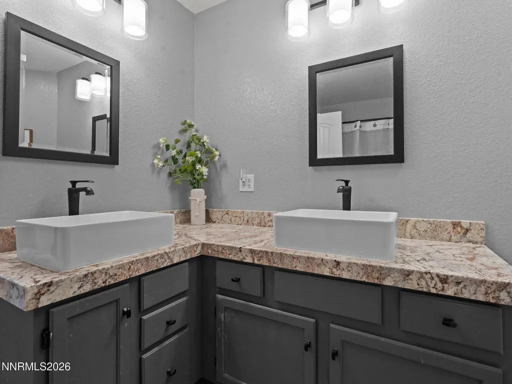 1413 Patricia Gardnerville NV 89460