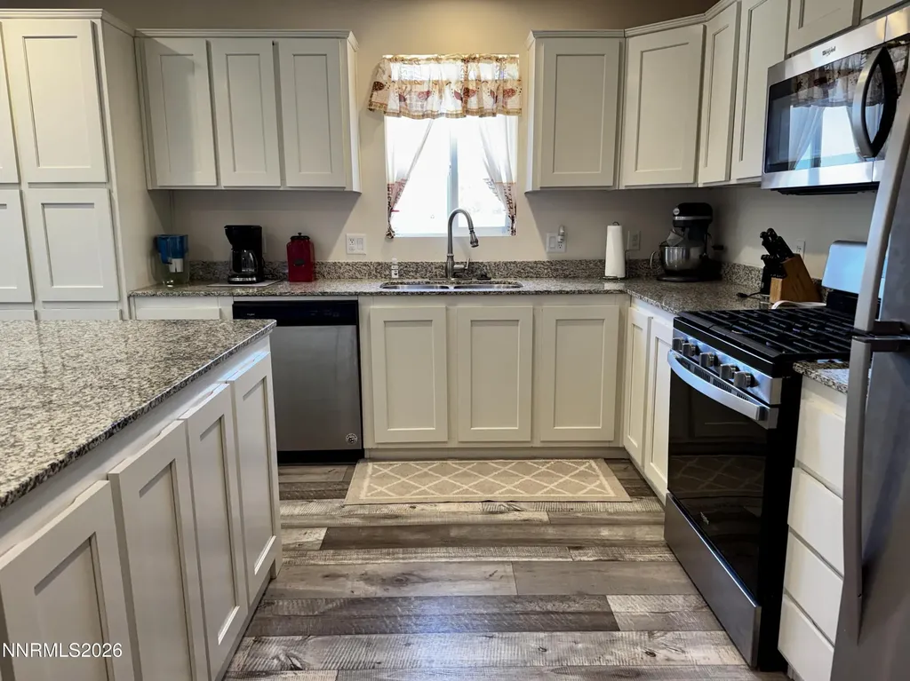 206 Sweetwater Yerington NV 89447