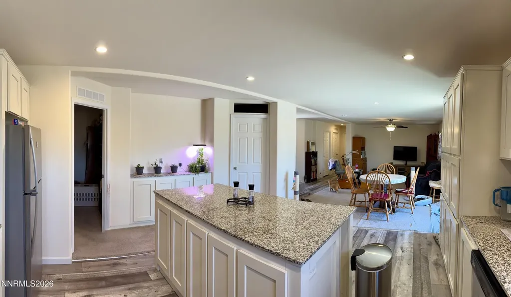 206 Sweetwater Yerington NV 89447