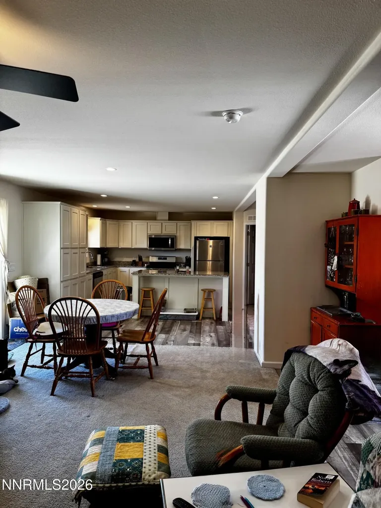 206 Sweetwater Yerington NV 89447