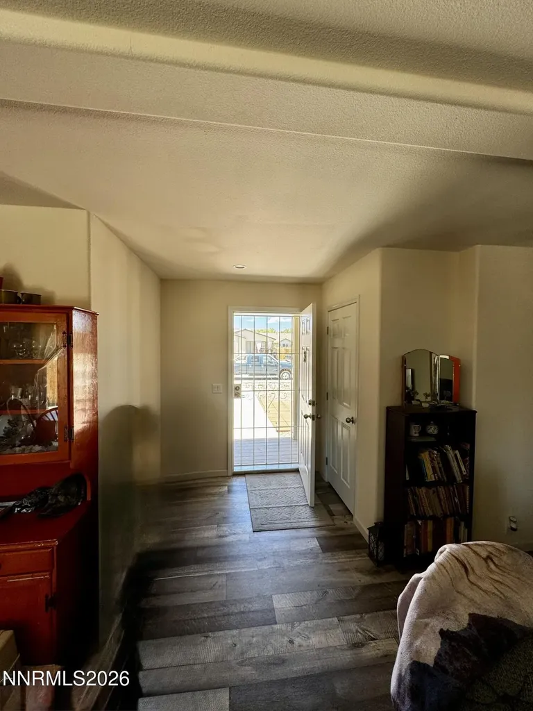 206 Sweetwater Yerington NV 89447
