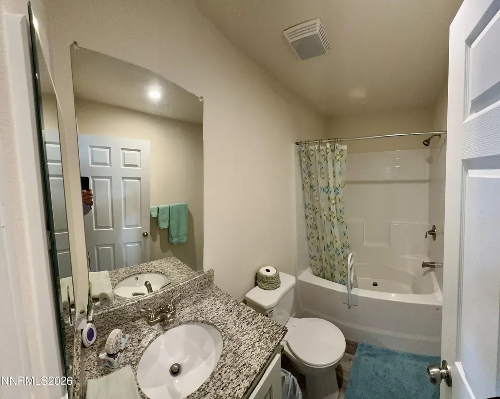 206 Sweetwater Yerington NV 89447