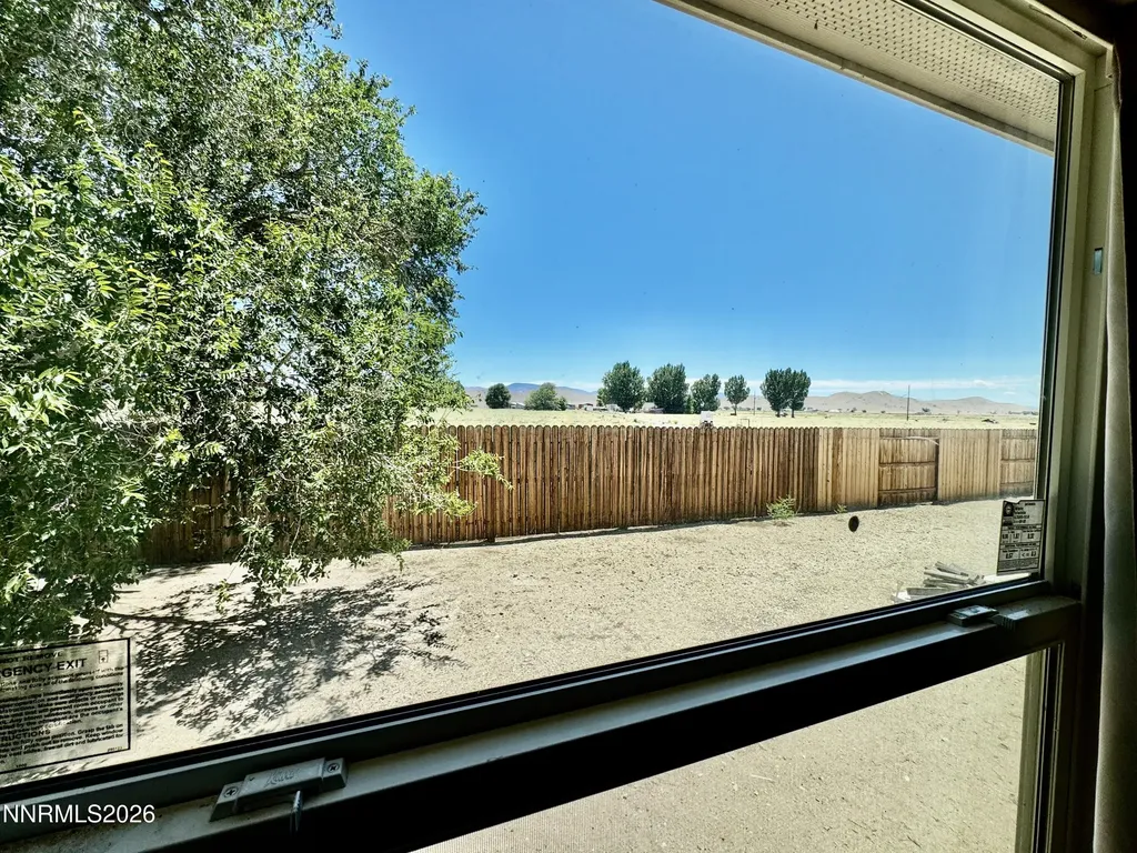 206 Sweetwater Yerington NV 89447